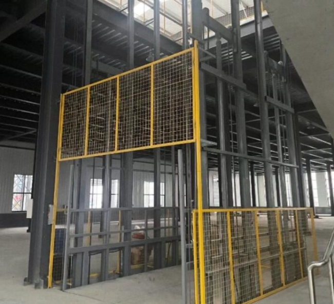 九台请详细介绍一下货梯安装在室外的维护方法