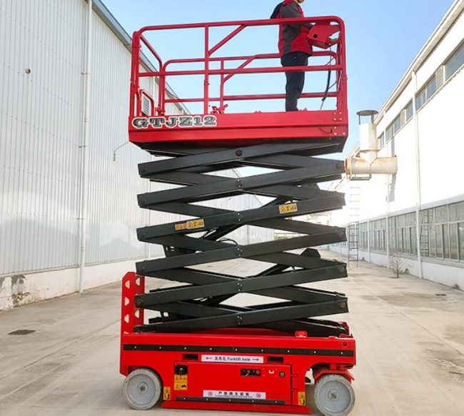 九台自行走移动式升降机